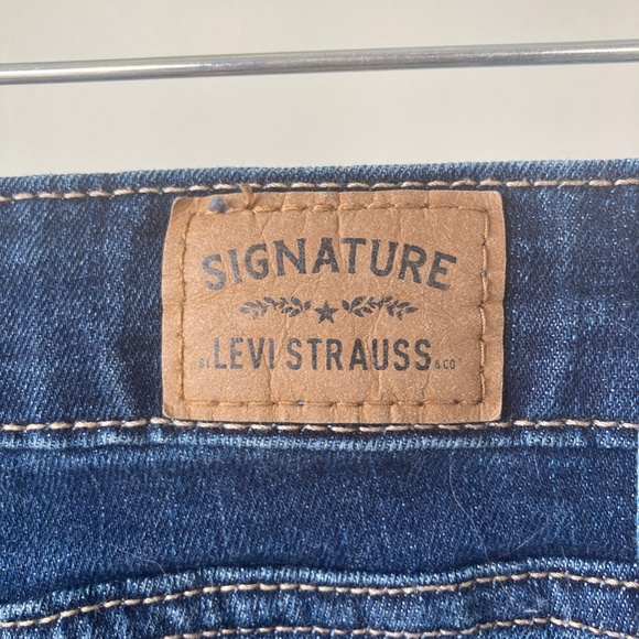 Levi Strauss Jean Shorts - Picture 6 of 8